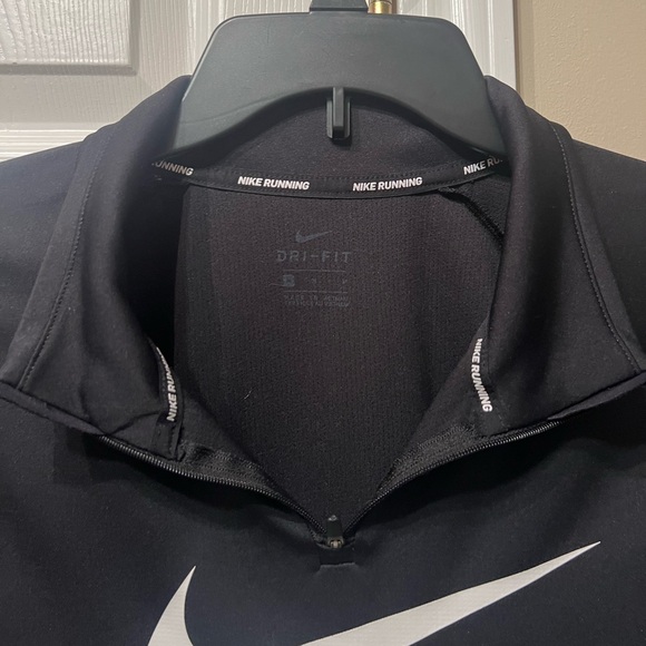 Womens Nike quarter zip size M - Picture 3 of 7